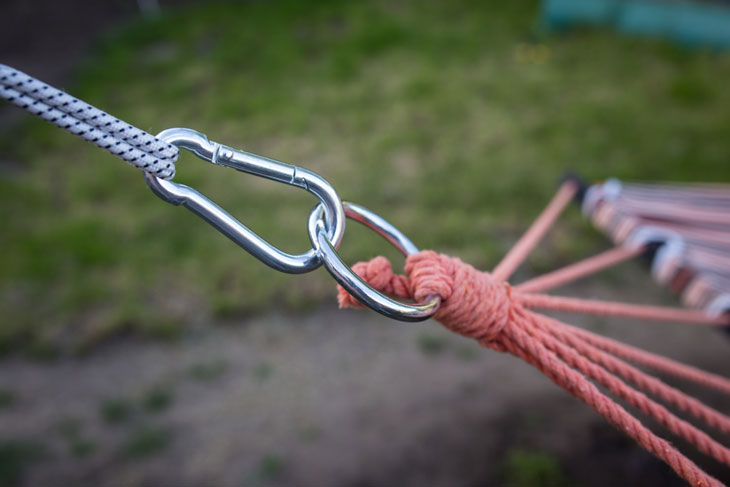 shutterstock-1082514713 best hammock carabiners