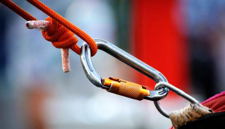 shutterstock-648635314 best carabiners for hammocks