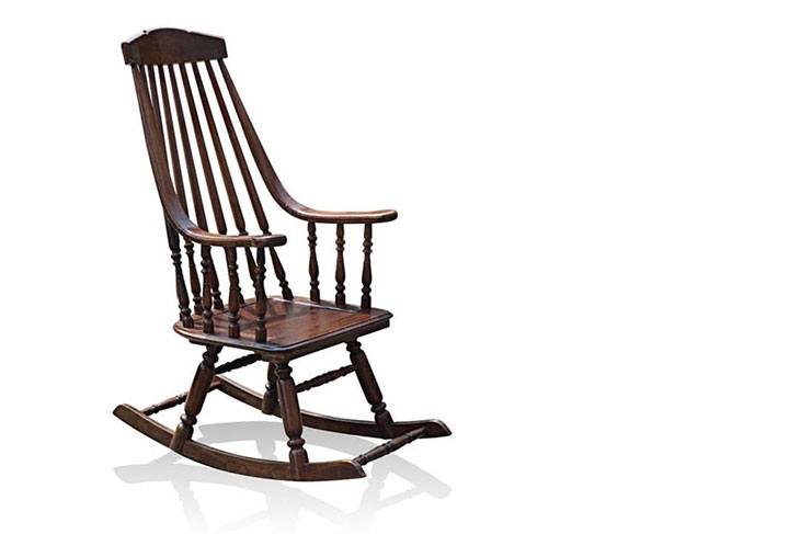 han-tools.com_shutter_1013017717 best wooden rocking chair for nursery
